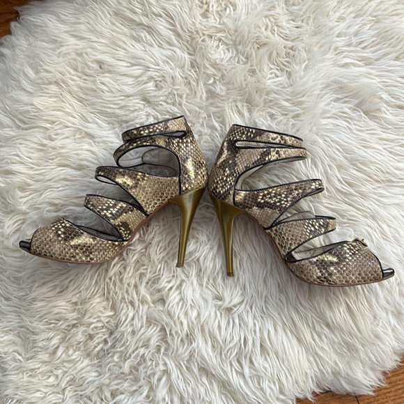 TT Bagatt Heels - Picture 2 of 7